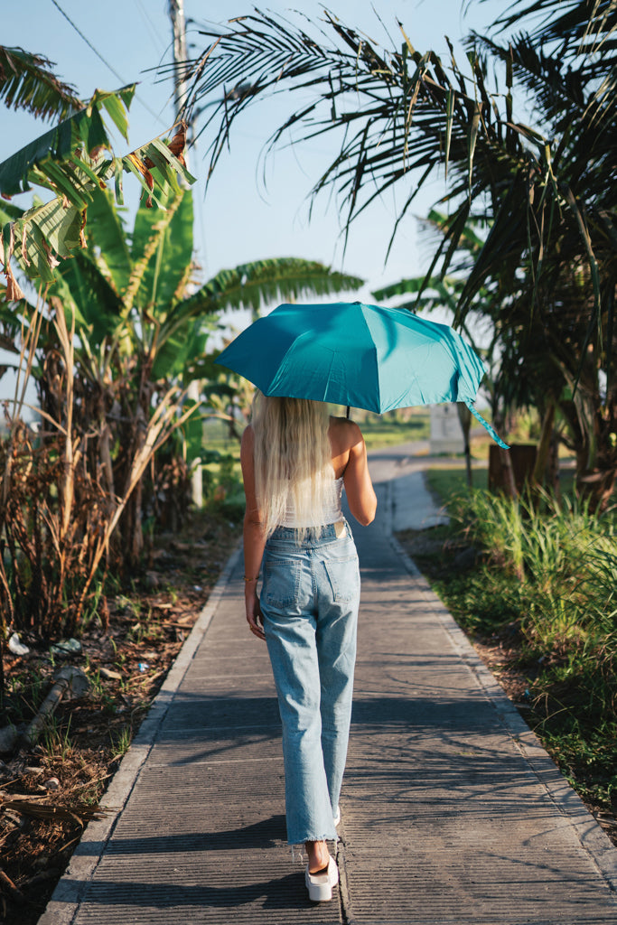 Load image into Gallery viewer, XD Collection 21-inch Impact AWARE™ mini auto open umbrella with 190T canopy, compact and lightweight for easy carrying.