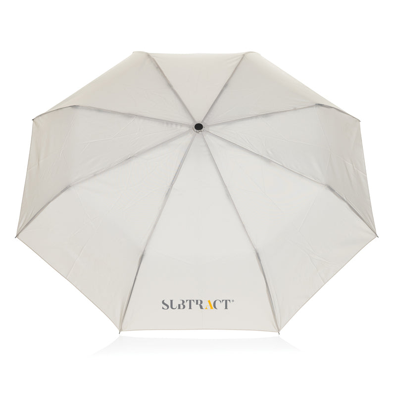 Load image into Gallery viewer, XD Collection Yara 21-inch AWARE™ RPET solid color umbrella with carabiner, featuring a vibrant canopy and sturdy handle.