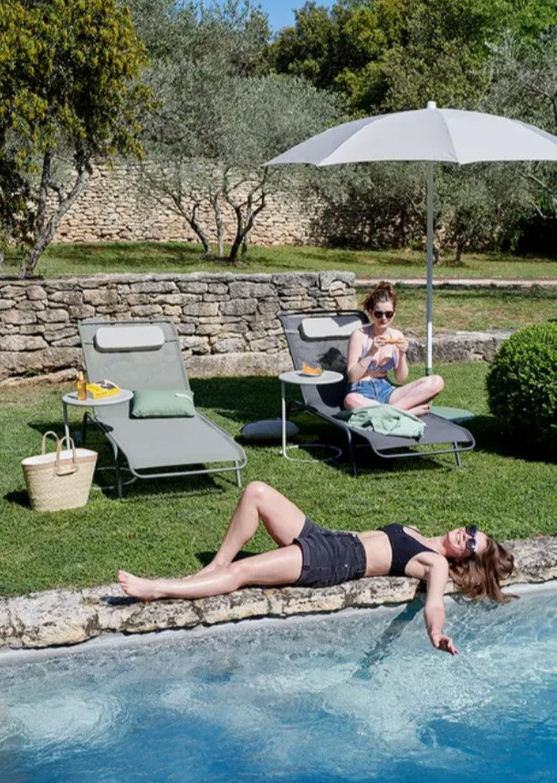 Load image into Gallery viewer, Fermob Shadoo outdoor parasol with 250cm diameter, providing shade for tables in hospitality and restaurant settings.