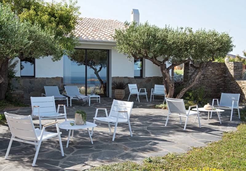 Load image into Gallery viewer, Fermob Pilotis V aluminum low armchair with teak armrests, outdoor restaurant furniture, modern design and sturdy construction