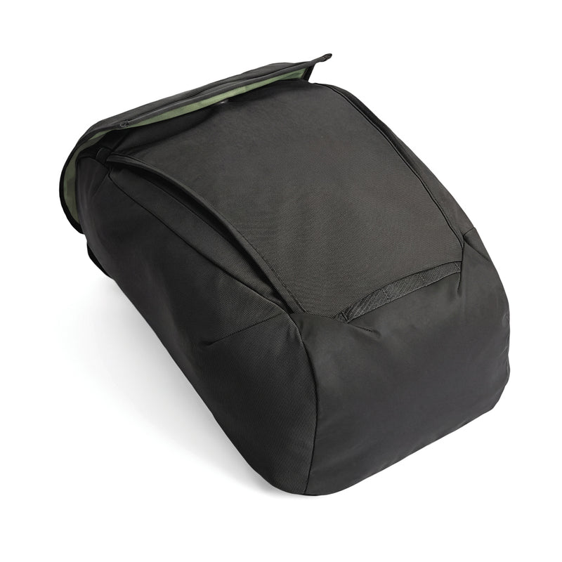 Load image into Gallery viewer, Thule Paramount 20L backpack in black with padded shoulder straps and multiple compartments for travel and outdoor use.