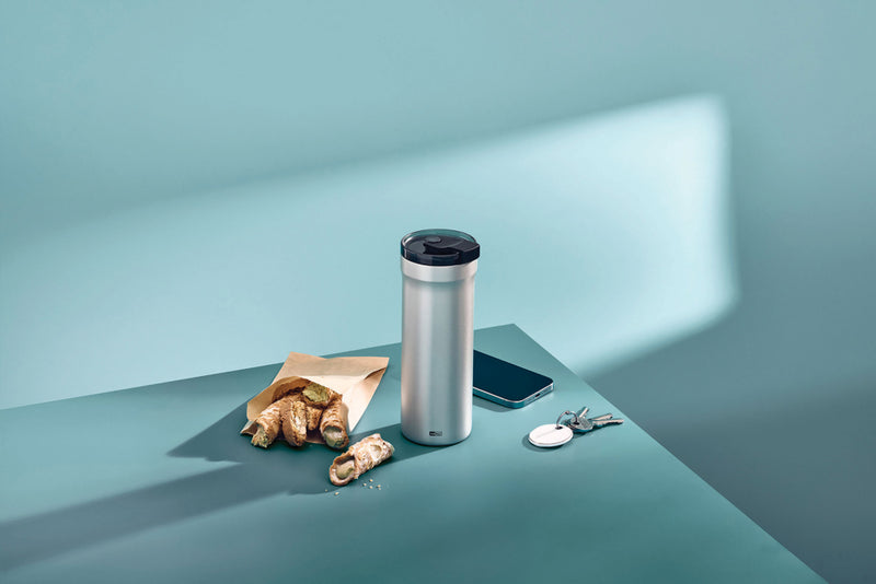Load image into Gallery viewer, AdHoc Thermal Mug Pulse in black with a sleek design, ideal for hot beverages, made of durable stainless steel.