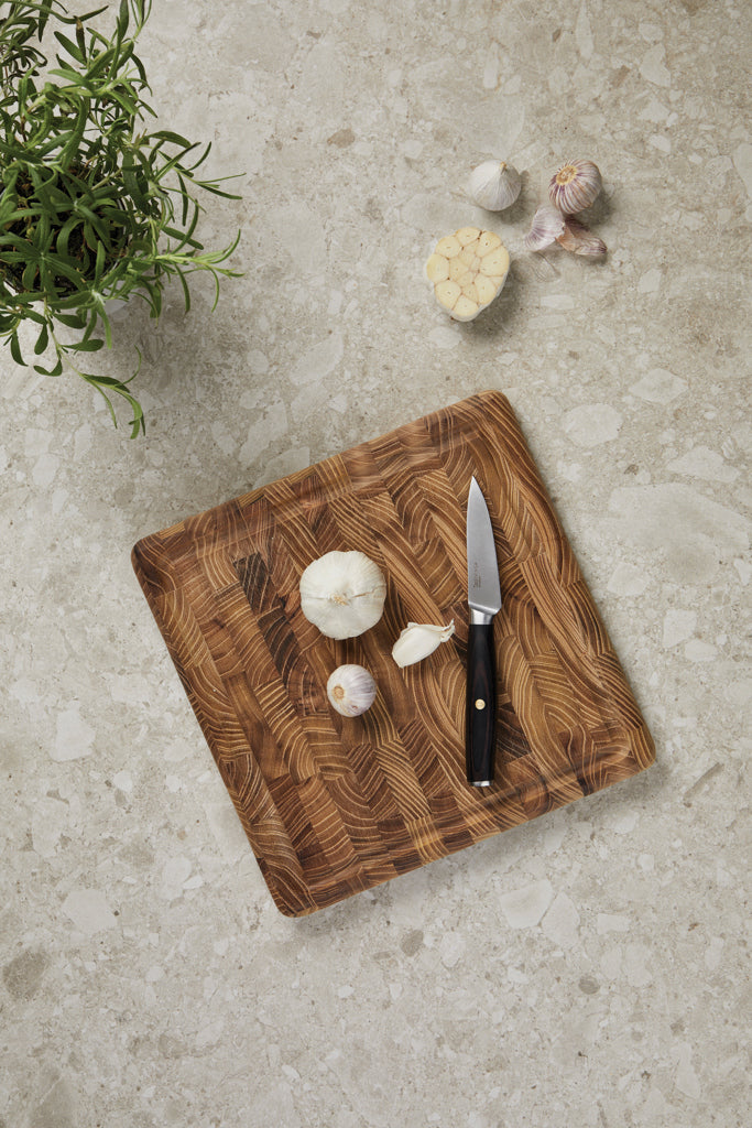 Load image into Gallery viewer, Vinga Tara paring knife with stainless steel blade and ergonomic handle for precise kitchen slicing.