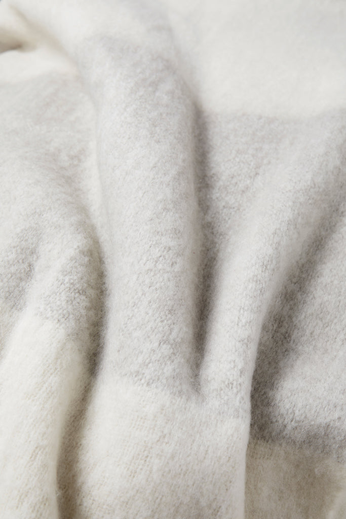 Load image into Gallery viewer, Salett wool blend blanket - Custom Wood Designs