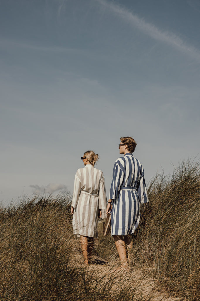 Load image into Gallery viewer, Ornos GRS hammam robe S/M - Custom Wood Designs