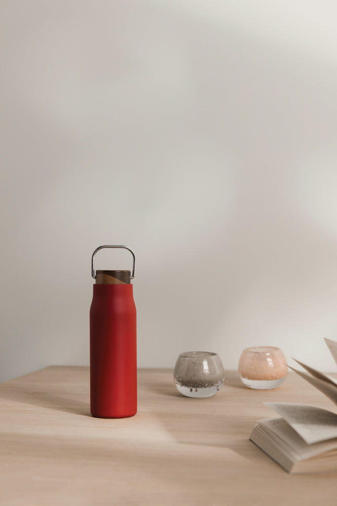 Load image into Gallery viewer, Vinga Ciro RCS recycled vacuum bottle 300ml in stainless steel with a black lid, designed for hot and cold drinks.