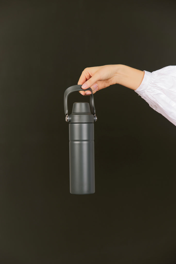 Load image into Gallery viewer, Vinga Baltimore Trek RCS recycled stainless steel 600ml water bottle for sustainable drinkware.