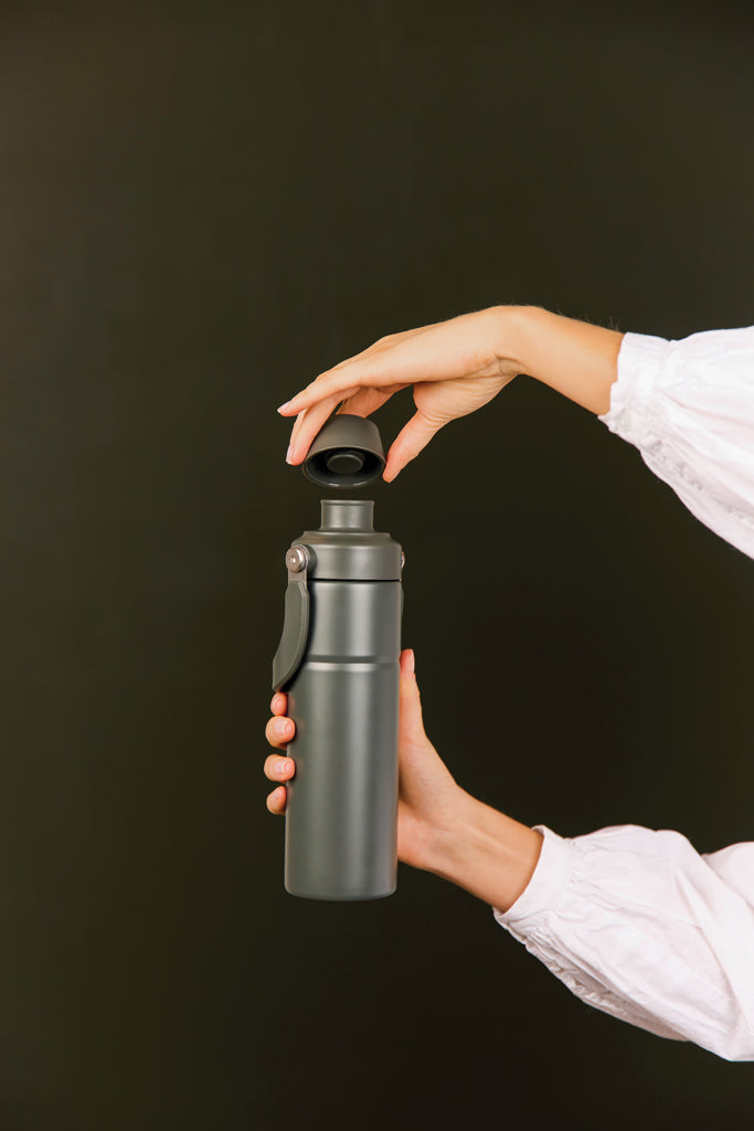 Load image into Gallery viewer, Vinga Baltimore Trek RCS recycled stainless steel 600ml water bottle with screw cap, eco-friendly drinkware, white finish