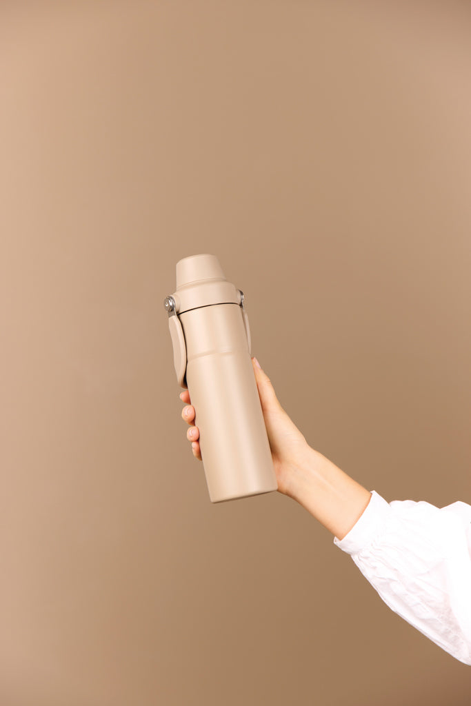 Load image into Gallery viewer, Vinga Baltimore Trek RCS recycled stainless steel 600ml water bottle, eco-friendly drinkware with a sleek design.