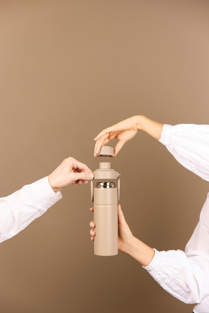 Load image into Gallery viewer, Vinga Baltimore Trek RCS recycled stainless steel 600ml water bottle, eco-friendly drinkware with a sleek design.