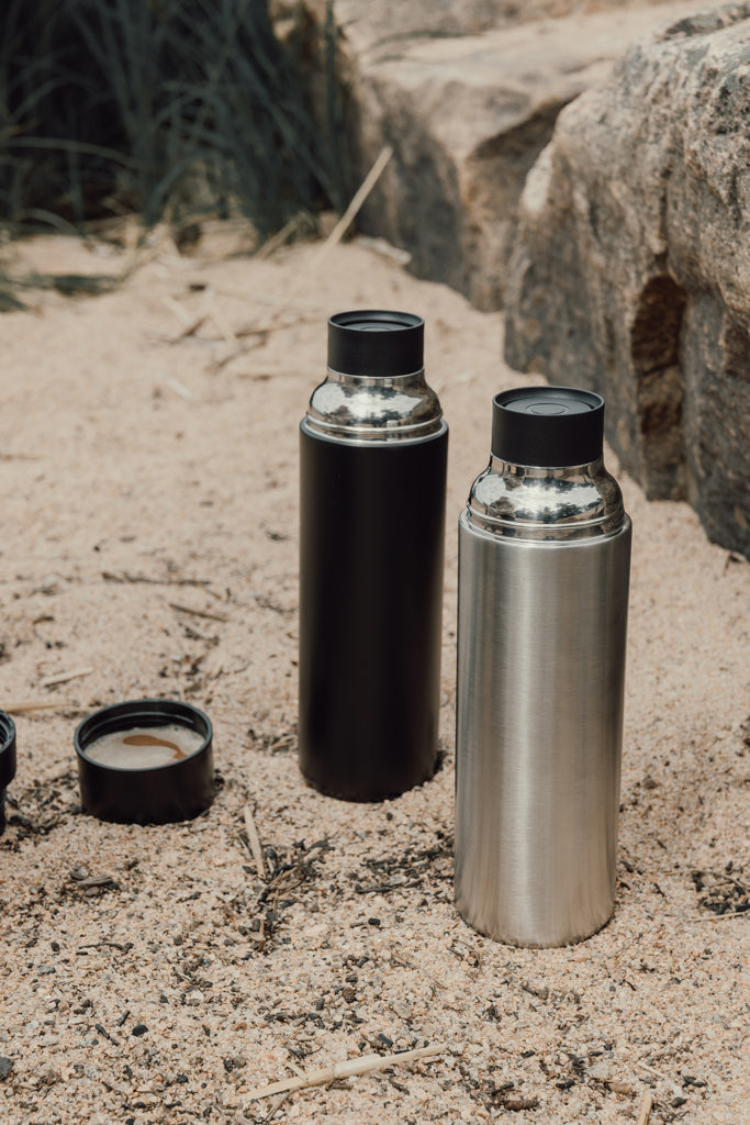 Load image into Gallery viewer, Vinga Tono RCS thermos double wall drinkware with 750ml capacity, featuring a sleek design and secure lid for hot and cold beverages.