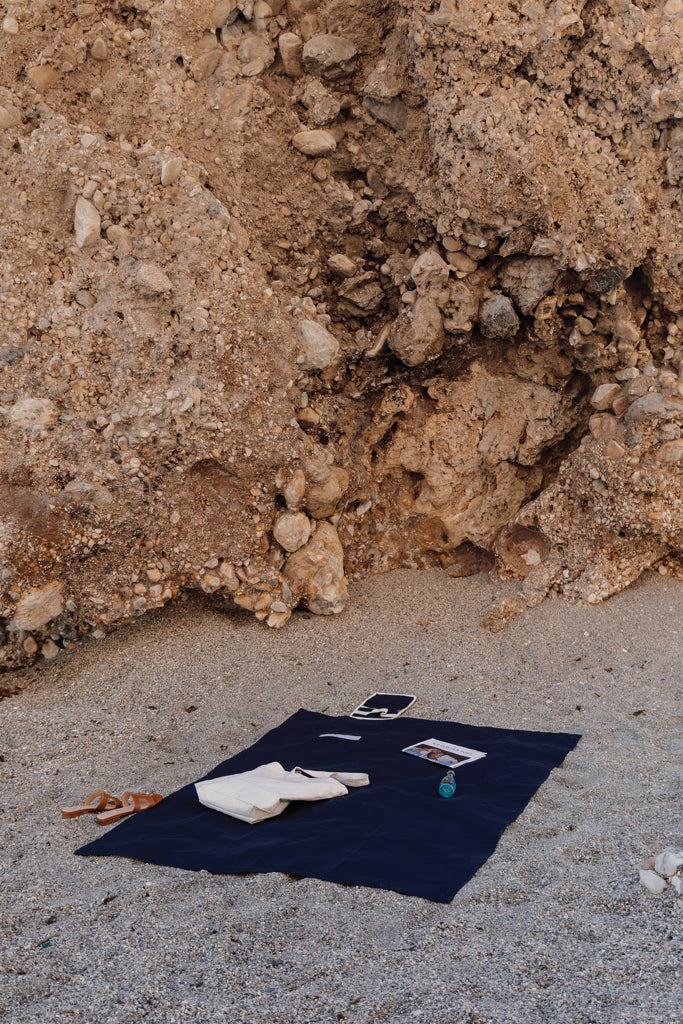 Load image into Gallery viewer, Recycled canvas picnic blanket - Custom Wood Designs