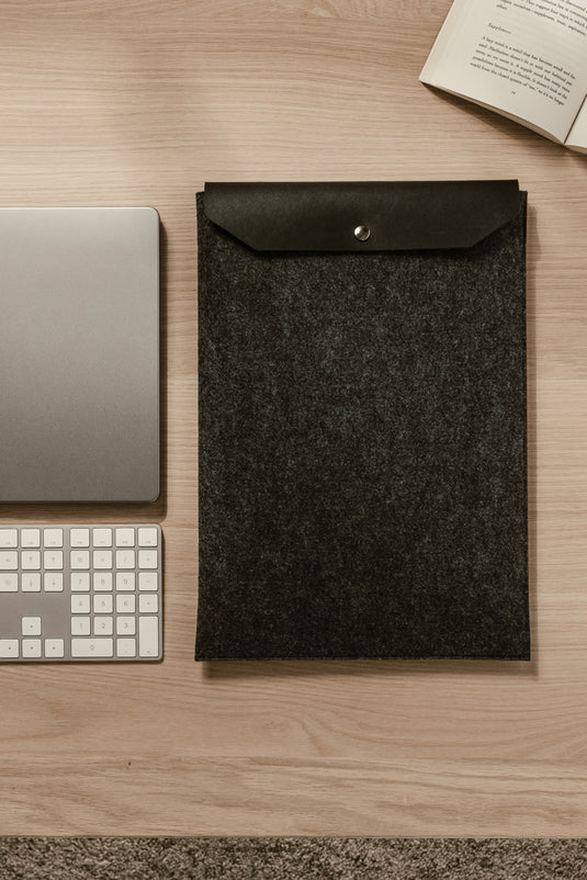 Albo GRS recycled felt 17" laptop sleeve - Custom Wood Designs