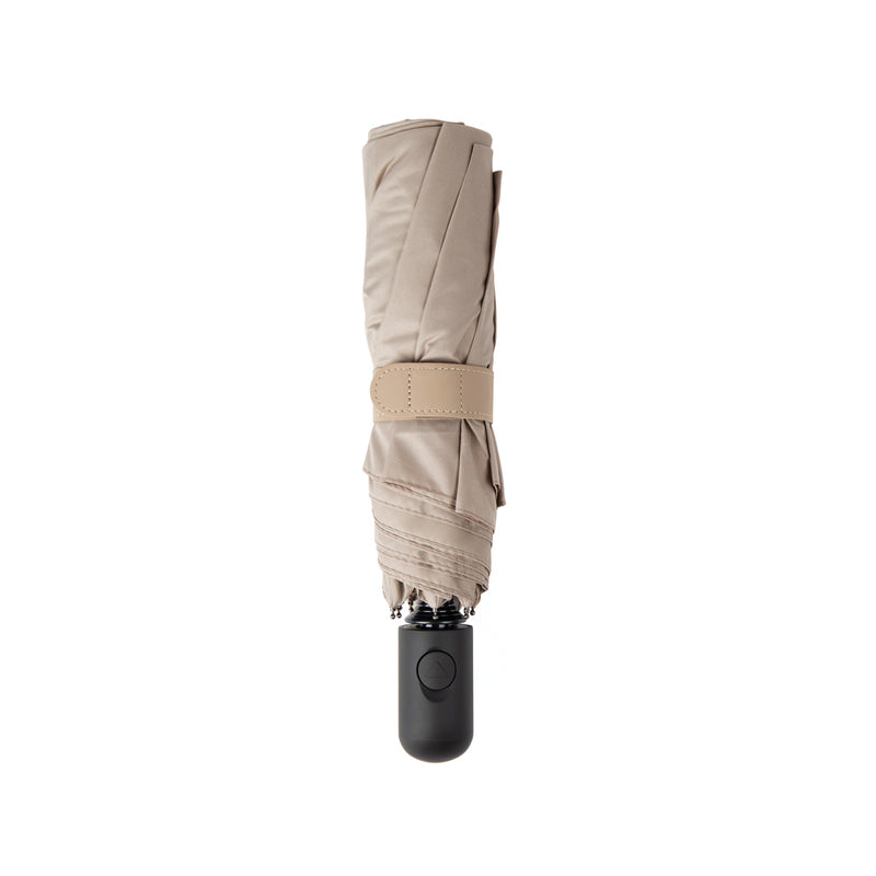 Load image into Gallery viewer, Vinga Baltimore AWARE™ RPET 21-inch umbrella open with green canopy and curved handle, designed for rain protection and style.