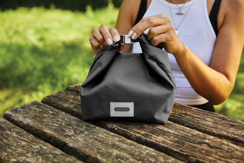 Load image into Gallery viewer, Black+Blum 6.7L insulated Lunch/Cooler Bag - Custom Wood DesignsBlack + Blum 6.7L insulated outdoor lunch cooler bag with black exterior and carrying handle, designed for keeping food fresh.OutdoorP439.1801rPETblack