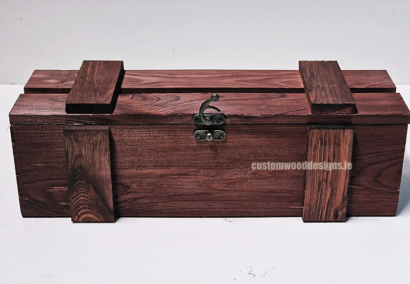 Load image into Gallery viewer, Rustic Bottle Box - Burgundy Single x 25 Bottle box Custom Wood Designs __label: Multibuy Bottle Box gift box Gift Boxes Single bottle box bottle-box-default-title-rustic-bottle-box-burgundy-single-53613446594903_d1fec7d2-6062-42b4-8f23-19e55aa1e179