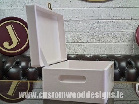 Load image into Gallery viewer, White Wood Box PHW3 29 X 21 X 14 cm Box Painted White pin bedroom deco box box with lid chest container room deco with lock wood wooden box-painted-white-default-title-white-wood-box-phw3-29-x-21-x-14-cm-53611808555351