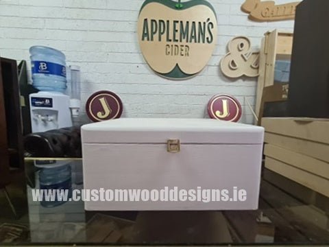 Load image into Gallery viewer, White Wood Box PHW3 29 X 21 X 14 cm Box Painted White pin bedroom deco box box with lid chest container room deco with lock wood wooden box-painted-white-default-title-white-wood-box-phw3-29-x-21-x-14-cm-53611809833303