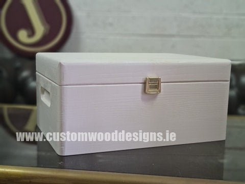 Load image into Gallery viewer, White Wood Box PHW3 29 X 21 X 14 cm Box Painted White pin bedroom deco box box with lid chest container room deco with lock wood wooden box-painted-white-default-title-white-wood-box-phw3-29-x-21-x-14-cm-53611810029911