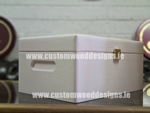 Load image into Gallery viewer, White Wood Box PHW4 33 X 25 X 15,5 cm Box Painted White pin bedroom deco box box with lid chest container gift room deco with lock wood wooden box-painted-white-default-title-white-wood-box-phw4-33-x-25-x-15-5-cm-53611814355287