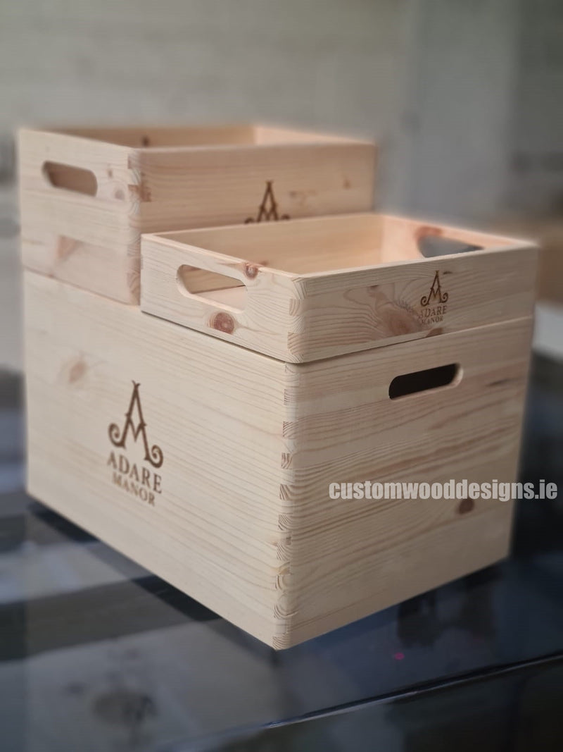 Load image into Gallery viewer, HighFive Pine Wood Box 40 X 30 X 23 cm OB5 Box with Handle pin bedroom deco box room deco wood wooden box-with-handle-default-title-highfive-pine-wood-box-40-x-30-x-23-cm-ob5-52063361990999