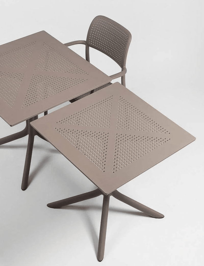 Load image into Gallery viewer, Clip 70 Outdoor Table - Custom Wood DesignsOutdoor Nardi Clip 70 table with wooden top and metal legs, designed for outdoor restaurant and hotel use.Outdoor Table Nardi24575204894231Agave
