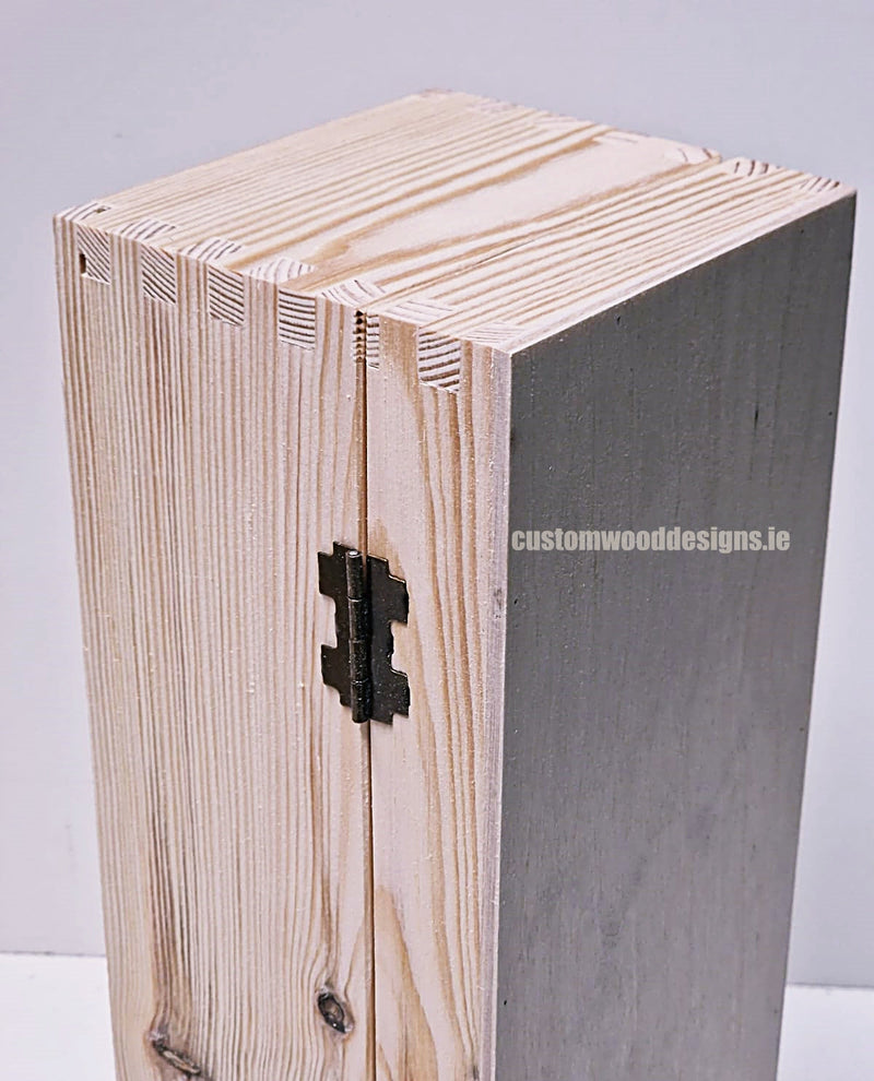 Load image into Gallery viewer, Hinged Lid 1 Bottle Box - Natural x25 Custom Wood Designs __label: Multibuy Bottle Box Bottle Boxes gift box Gift Boxes Single bottle box wooden Box default-title-hinged-lid-1-bottle-box-natural-x25-52627183239511
