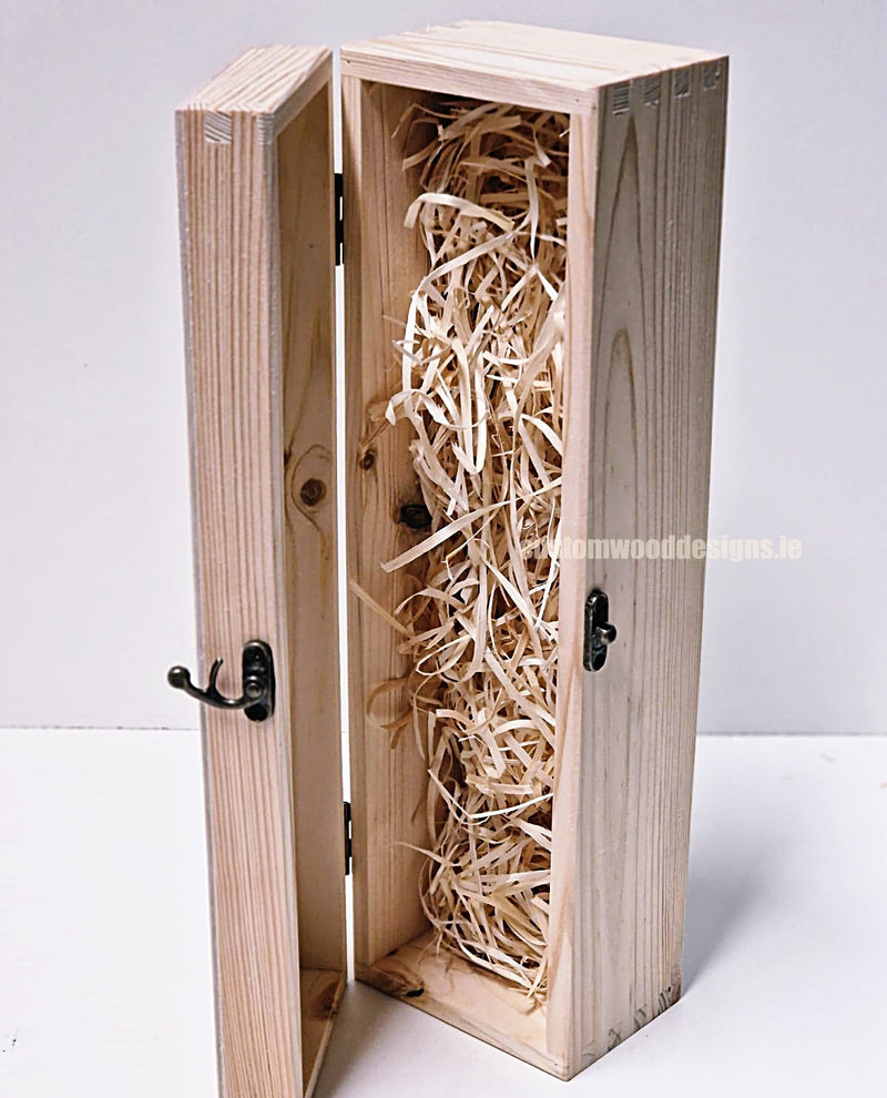 Load image into Gallery viewer, Hinged Lid 1 Bottle Box - Natural x25 Custom Wood Designs __label: Multibuy Bottle Box Bottle Boxes gift box Gift Boxes Single bottle box wooden Box default-title-hinged-lid-1-bottle-box-natural-x25-52627183796567