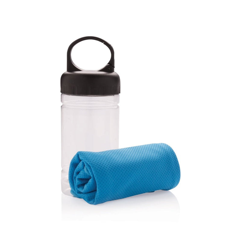 Load image into Gallery viewer, Outdoor cooling towel from XD Collection displayed in a gift box set with custom wood design for outdoor fitness and sports.