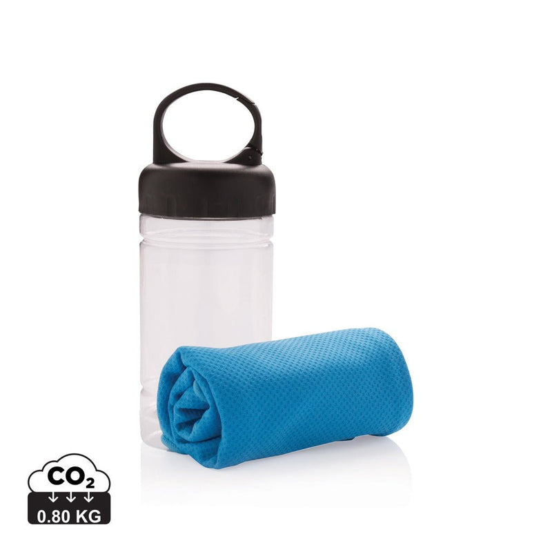Load image into Gallery viewer, Outdoor cooling towel by XD Collection displayed in a gift box with a custom wood design, ideal for fitness and outdoor activities.