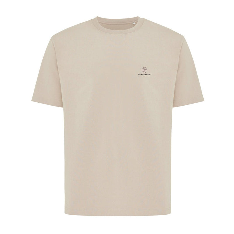 Load image into Gallery viewer, Nikko heavyweight recycled cotton T-shirt by iqoniq, shown in a fitness gift box with custom wood design, ideal for sustainable activewear.