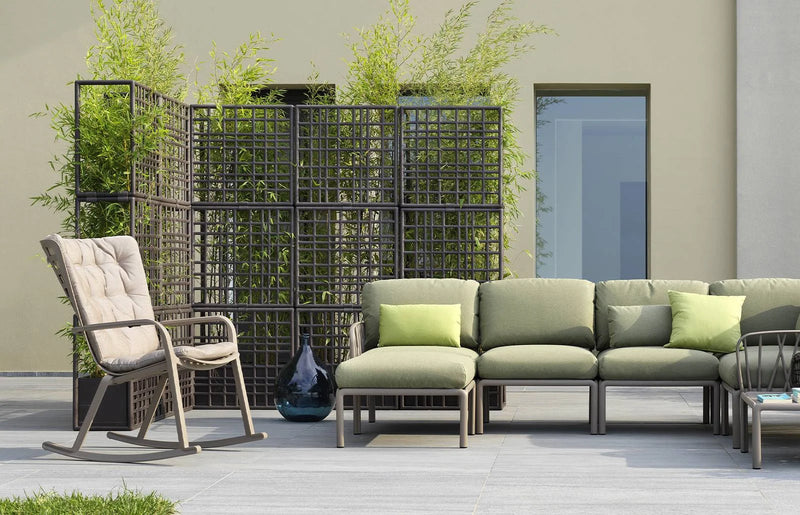 Load image into Gallery viewer, Nardi Sipario 2 modular outdoor partition planter – lifestyle 6