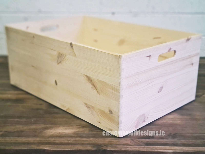 Load image into Gallery viewer, MaxSeven - Pine Wood Box 60 X 40 X 23,5 cm OB7 Box with Handle pin bedroom deco box crate room deco wood wooden maxseven-pine-wood-box-60-x-40-x-235-cm-ob7custom-wood-designsbox-with-handle-486922_cb5158cc-7efe-4985-bf80-4d991f6bcb49