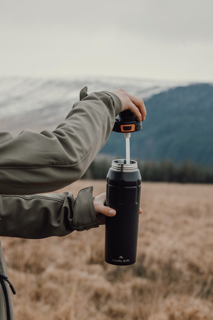 Load image into Gallery viewer, Nordic Drift Trail RCS Insulated Lockable Sports Bottle - Custom Wood DesignsNordic Drift insulated sports bottle with lockable lid, stainless steel drinkware for hot and cold beverages, black color.DrinkwareND310.0101Recycled Stainless steel,Polypropyleneblack