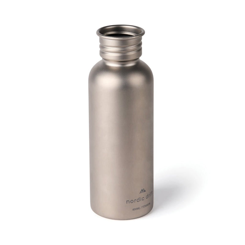 Load image into Gallery viewer, Nordic Drift Trail Ultra Light Titanium 600ml Water Bottle - Custom Wood DesignsNordic Drift Ultra Light Titanium 600ml water bottle, sleek drinkware with a matte finish and secure screw-top lid.DrinkwareND340.0002Titanium,Polypropylenesilver