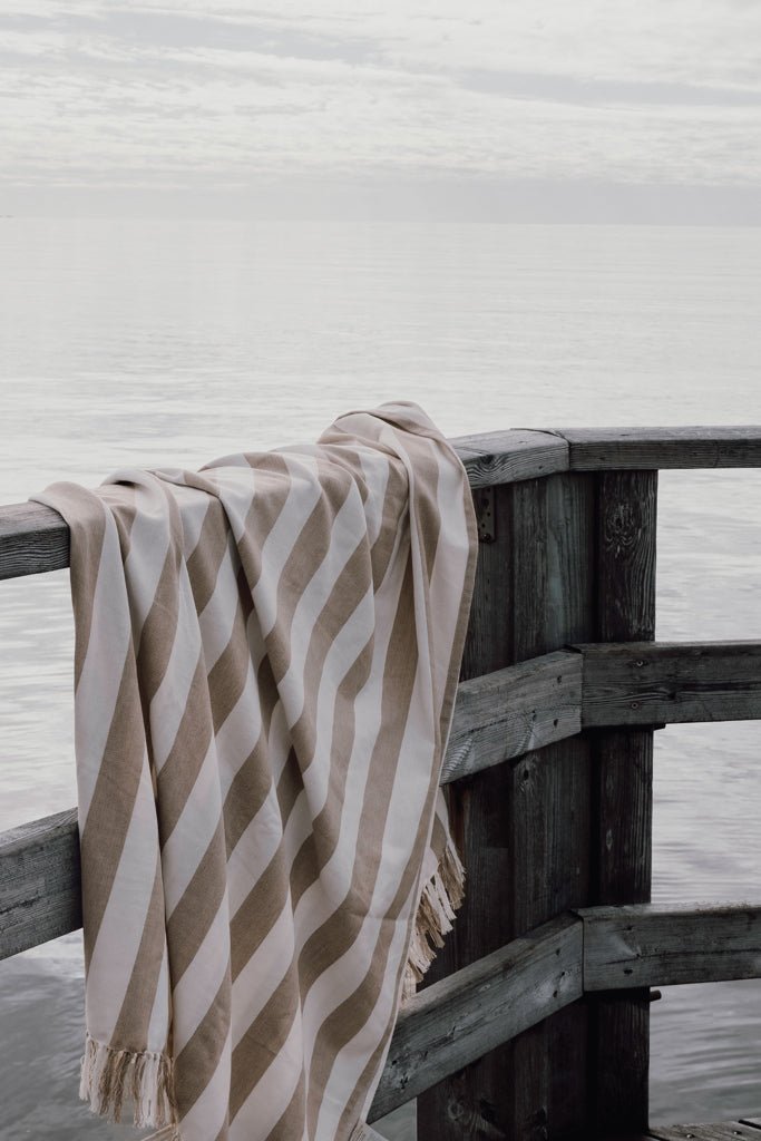 Load image into Gallery viewer, Ornos GRS hammam family towel - Custom Wood DesignsVinga Ornos GRS hammam family towel in outdoor use, featuring soft, absorbent fabric with a stylish design for family relaxation.OutdoorV4502219Recycled cotton,Recycled polyesterbeige