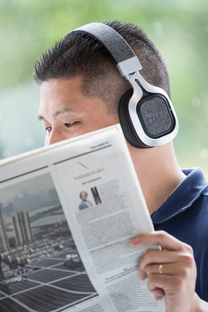 Load image into Gallery viewer, XD Design Vogue Headphones, stylish over-ear audio headphones with cushioned ear cups and adjustable headband.