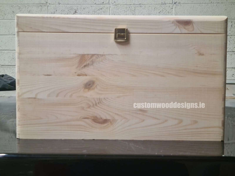 Load image into Gallery viewer, Pine Box MPB3 Branded Custom Wood Designs __label: Upload Logo pine-box-mpb3custom-wood-designs-735250_4fde79f9-98f2-4bf0-b9b7-819470e70dc6