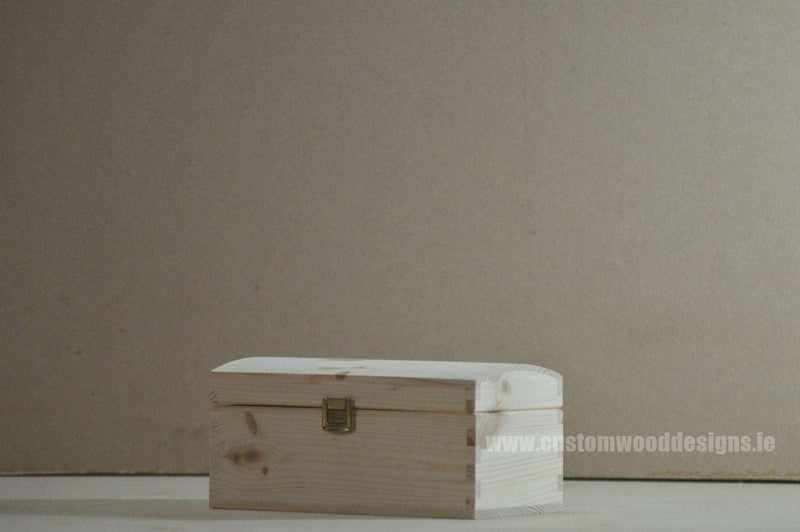 Load image into Gallery viewer, Pine Wood Chest CB1 23X13X12 cm Chest Box pin chest lock lockable box small trunk pine-wood-chest-cb1-23x13x12-cmcustom-wood-designschest-box-494749_80b1b34a-de2d-4fef-83b2-28d5f3a885be