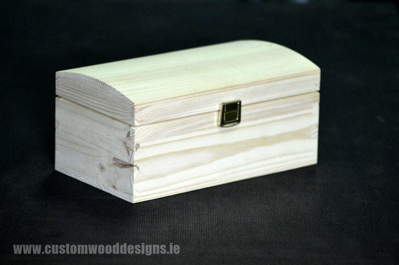 Load image into Gallery viewer, Pine Wood Chest CB1 23X13X12 cm Chest Box pin chest lock lockable box small trunk pine-wood-chest-cb1-23x13x12-cmcustom-wood-designschest-box-713023_5dcabe9f-a3d5-49f8-9f56-397d280398ef