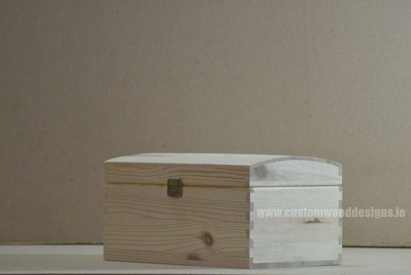 Load image into Gallery viewer, Pine Wood Chest CB3 29 X 19 X1 4,5 cm Chest Box pin bedroom deco box box with lid room deco wood wooden pine-wood-chest-cb3-29-x-19-x1-45-cmcustom-wood-designschest-box-352111_79a5c15e-c698-489b-a9c9-41993a8b55f7