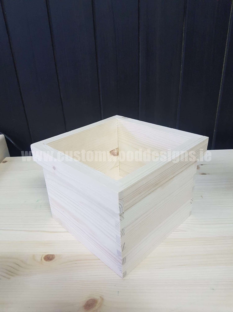 Load image into Gallery viewer, Small Wooden Plant Box 26 x 26 x 18 cm Plant Box Custom Wood Designs plant-box-default-title-small-wooden-plant-box-26-x-26-x-18-cm-53611633606999