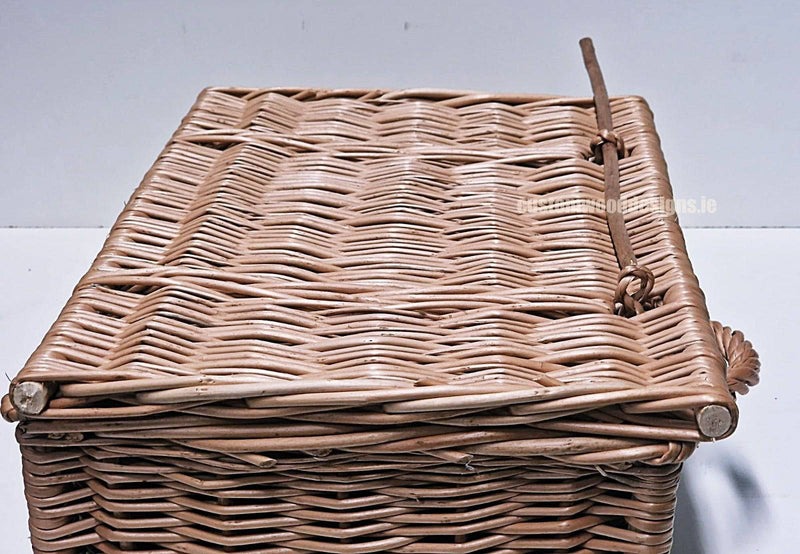 Load image into Gallery viewer, 10 x Wicker Hamper Basket 40 X 28 X 17cm Wicker Hamper Basket Custom Wood Designs Gifting basket hamper basket Retail display basket wicker basket wicker-hamper-basket-with-black-fabiric-interior-10-x-wicker-hamper-basket-40-x-28-x-17cm-56106820567383