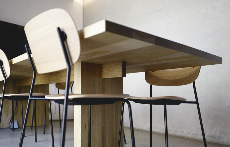 Choosing the Right Desk for Comfort