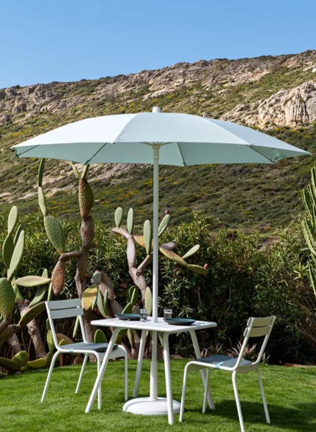 Find the Perfect Outdoor Garden Umbrella | Style & Protection - Custom Wood Designs