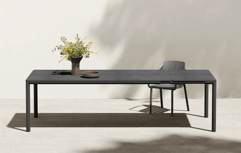 Nardi Tevere Lam 210 Extensible HPL Dining Table with black Ganttracite laminate, extendable from 211 to 275.5 cm.