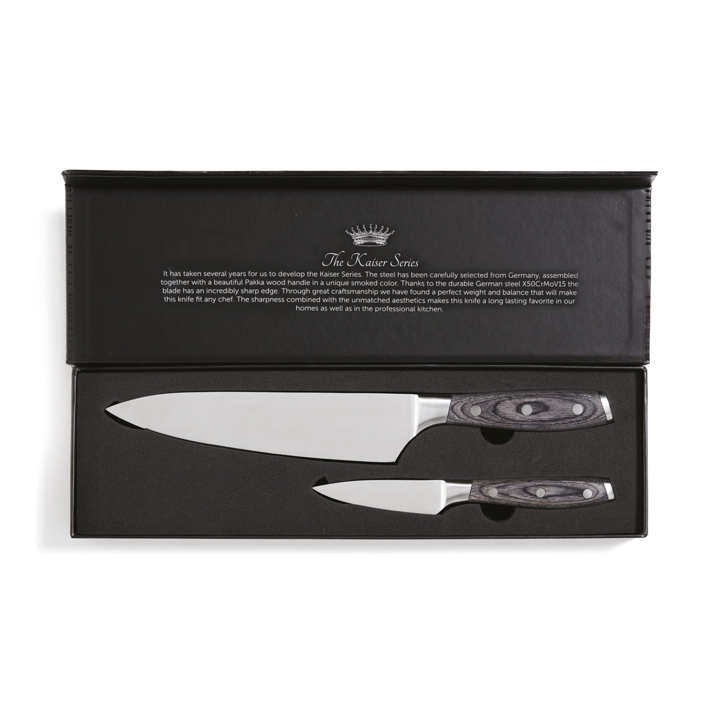 Vinga Kaiser Chef's Set for home and living, includes various kitchen utensils, displayed on a wooden surface.