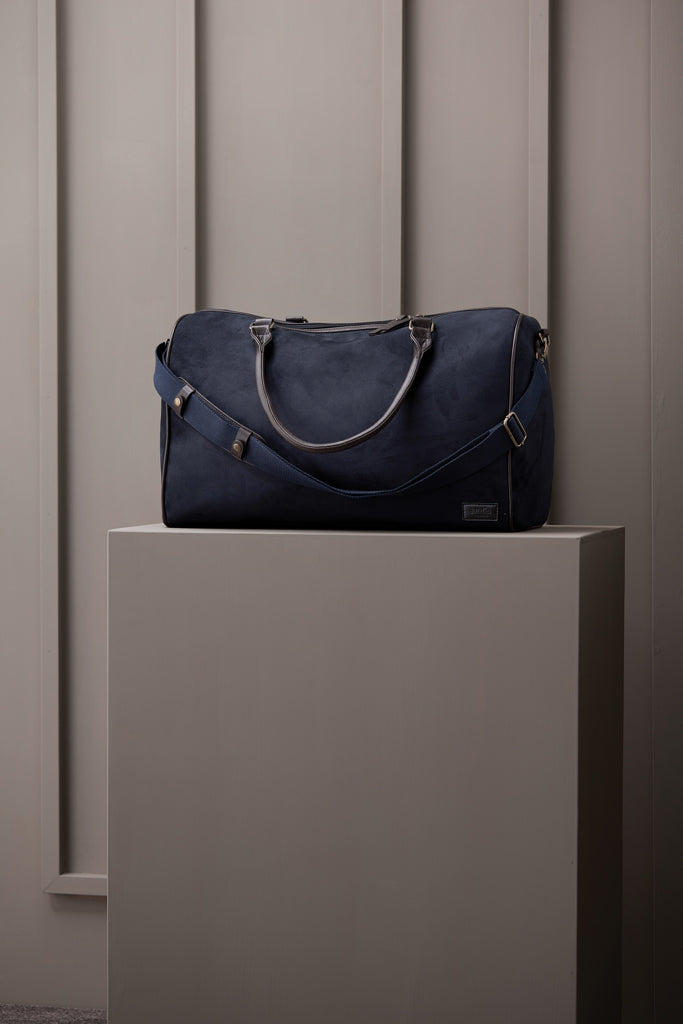 Load image into Gallery viewer, Hunto Weekend Bag - Custom Wood Designs
