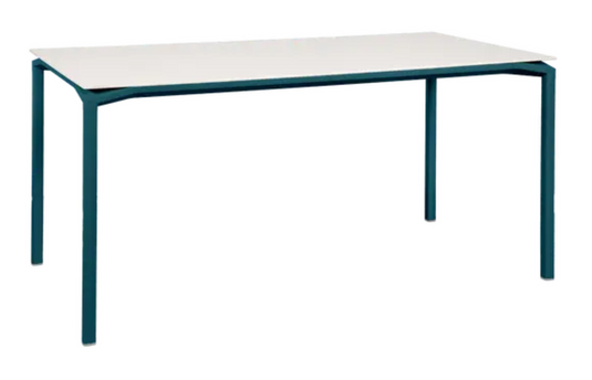Fermob CALVI AERIS mineral dining table, 160 x 80 cm, six-seater, outdoor table with sleek design and sturdy construction.