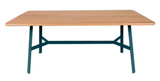 Fermob SO'O 180x90 cm oak dining table with six seats, showcasing a stylish wooden oak table for dining spaces.